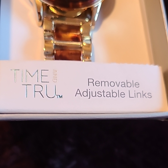 Time and Tru Women's Gold and Tortoise Shell Watches - Picture 6 of 16